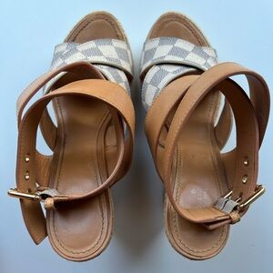 Louis Vuitton LV wedge sandals new Beige